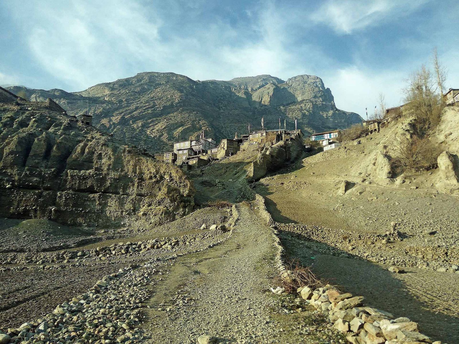 nar phu village manang
